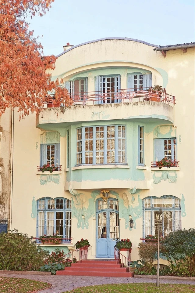Vintage Art Nouveau Elegance - Image 6