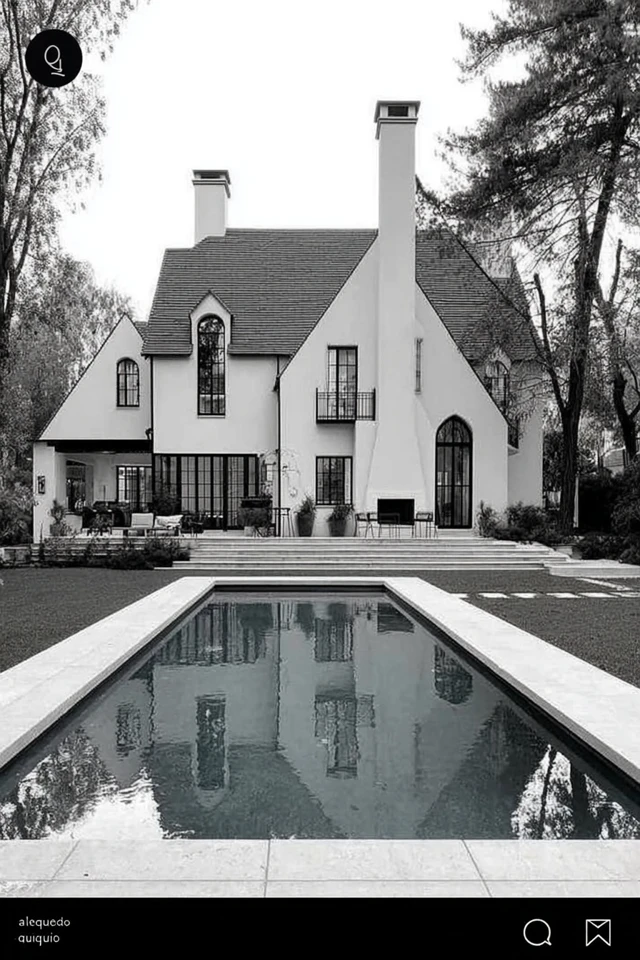 Monochrome Elegance: A Visual Study - Image 6