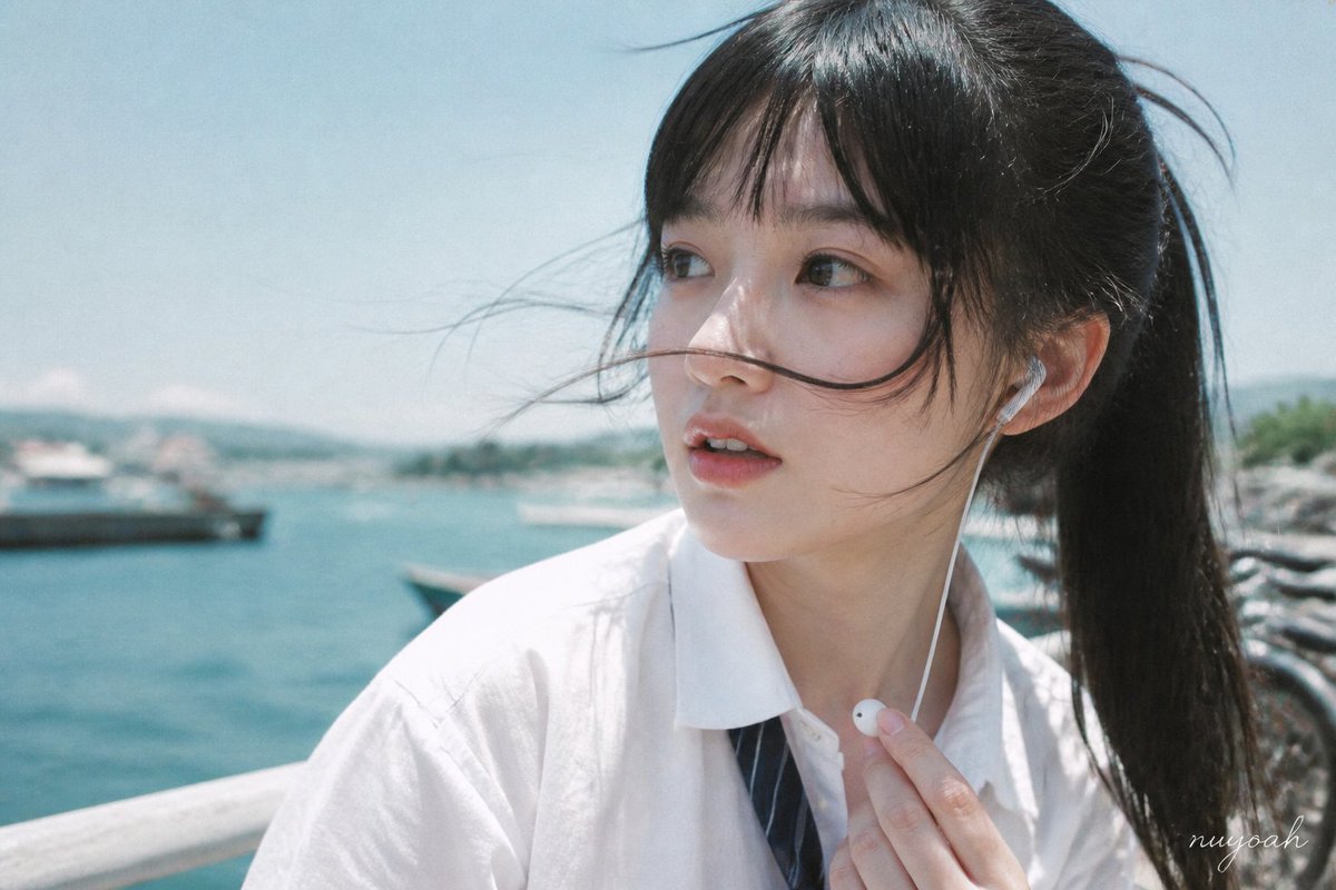 用途:photorealistic-natural,延续盛夏海港放学漫游写真摄影方案。图片 1 是本张主摄影参考,...